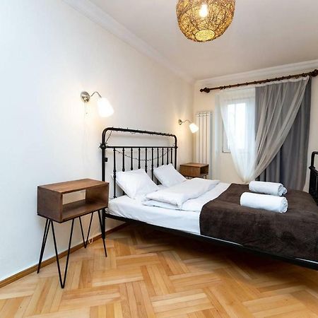 Wehost Cosy Apartment Tbilisi ภายนอก รูปภาพ