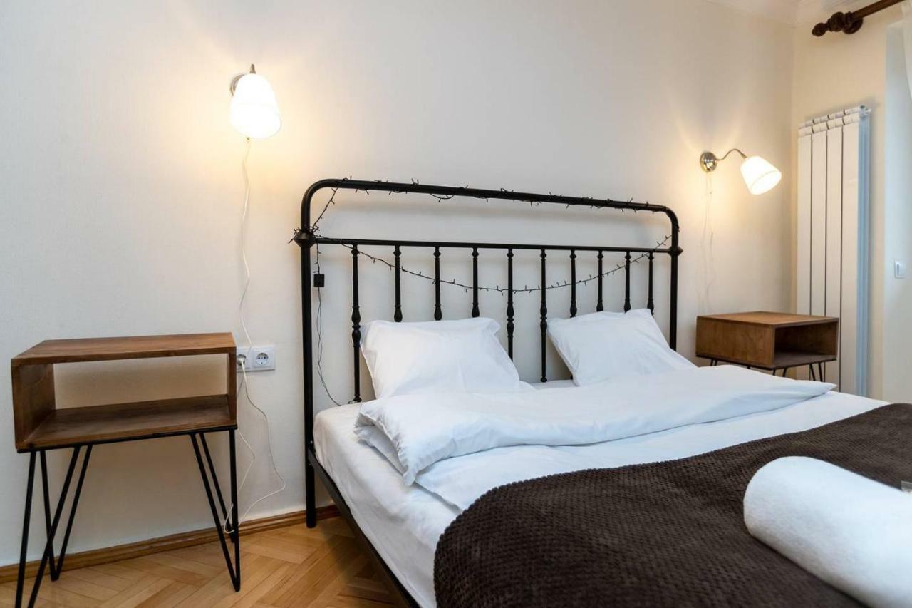 Wehost Cosy Apartment Tbilisi ภายนอก รูปภาพ